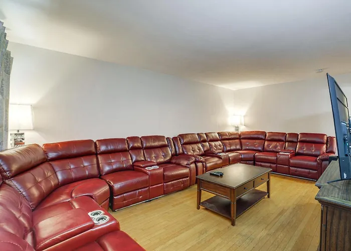 Commuter-friendly In Chicago's South Side Holiday home Chicago