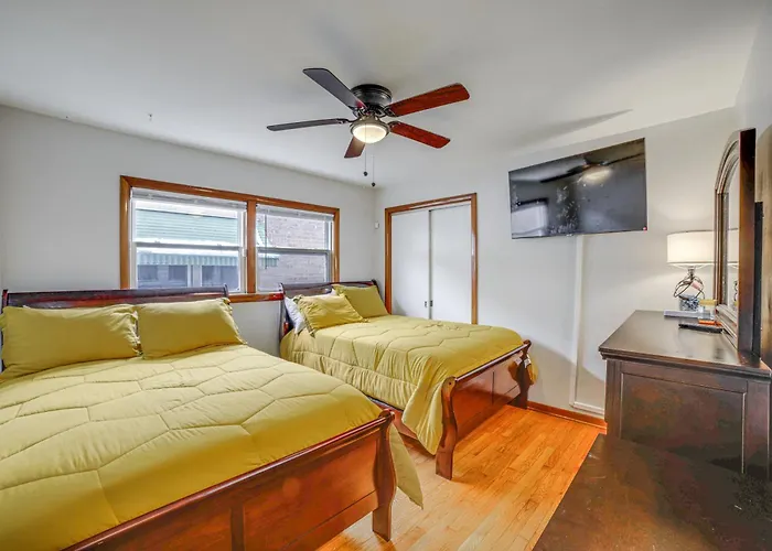 Holiday home Commuter-friendly In Chicago's South Side